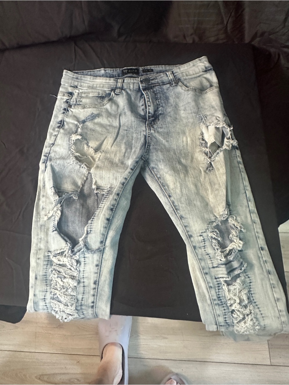 Distressed Light Blue Men’s Ripped Jeans-Waima size 34x32-#641